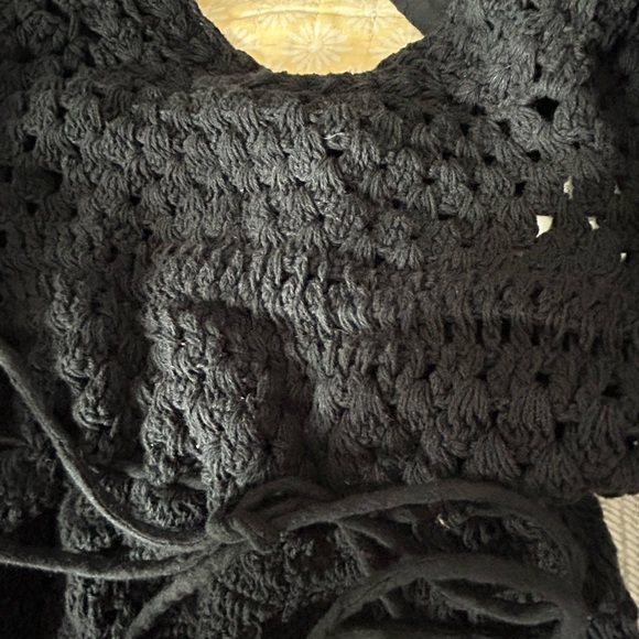 NWT Free People Size XS Megan Crochet top
Black. Open back Puffed sleeves - Picture 12 of 14